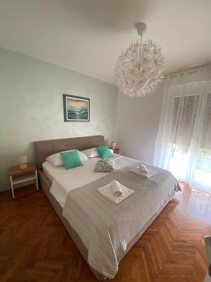 Family Beach Apartments เปโรย ภายนอก รูปภาพ