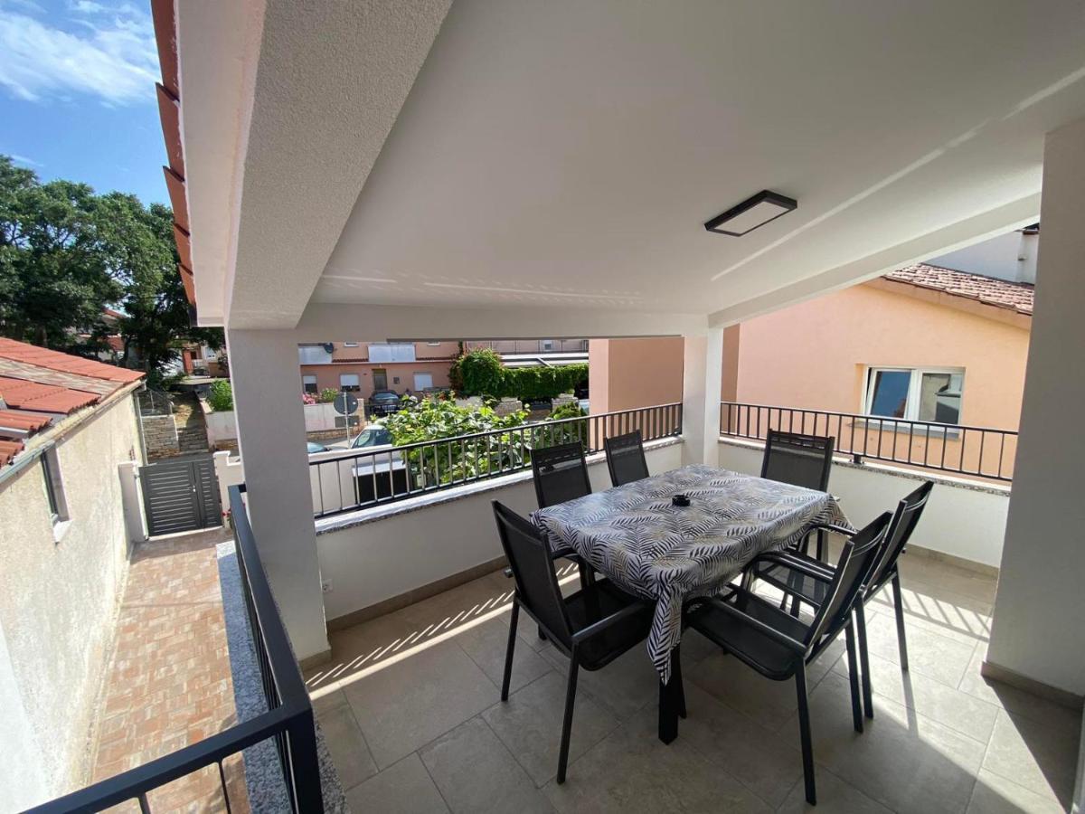 Family Beach Apartments เปโรย ภายนอก รูปภาพ