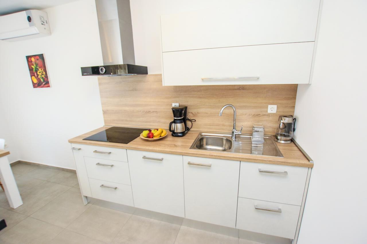 Family Beach Apartments เปโรย ภายนอก รูปภาพ