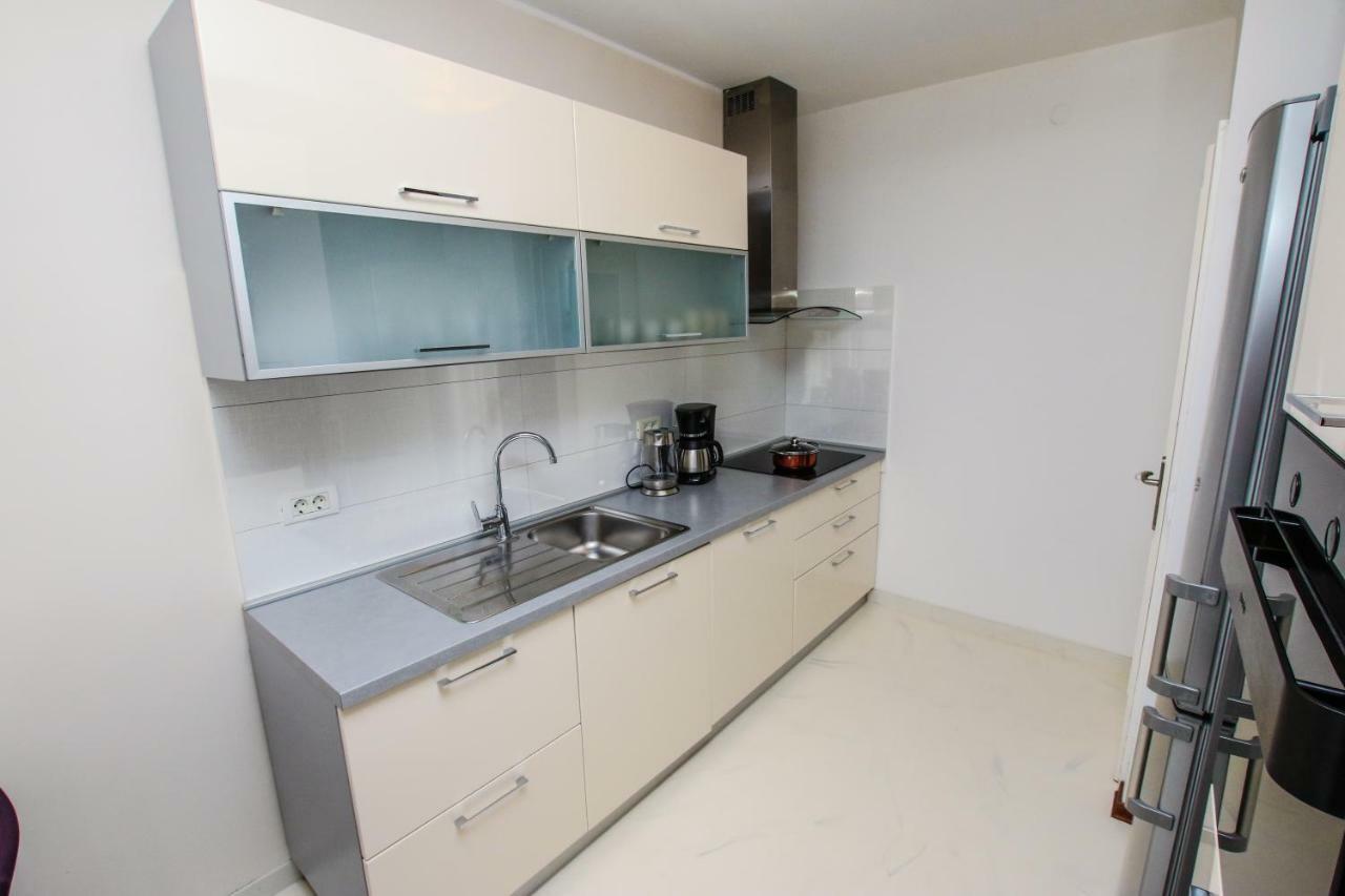 Family Beach Apartments เปโรย ภายนอก รูปภาพ