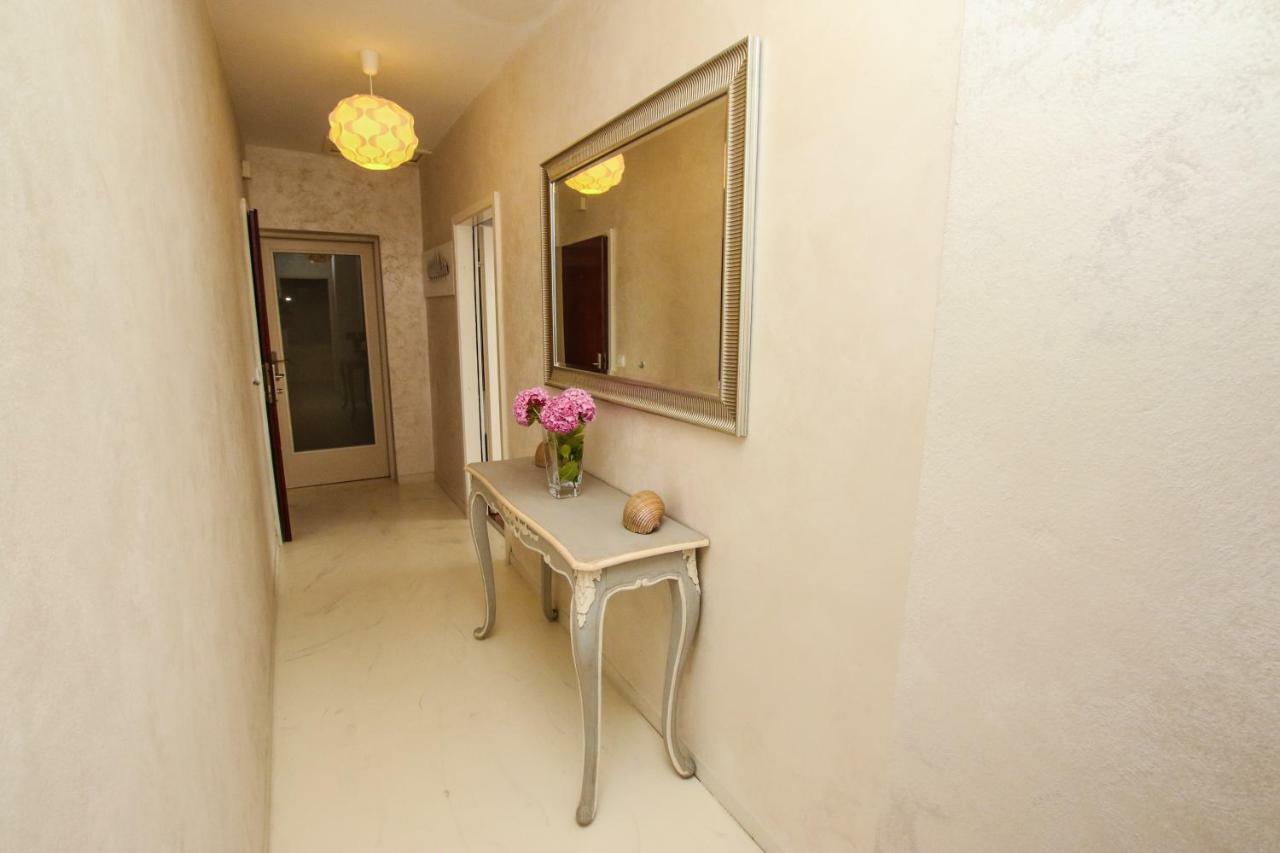 Family Beach Apartments เปโรย ภายนอก รูปภาพ