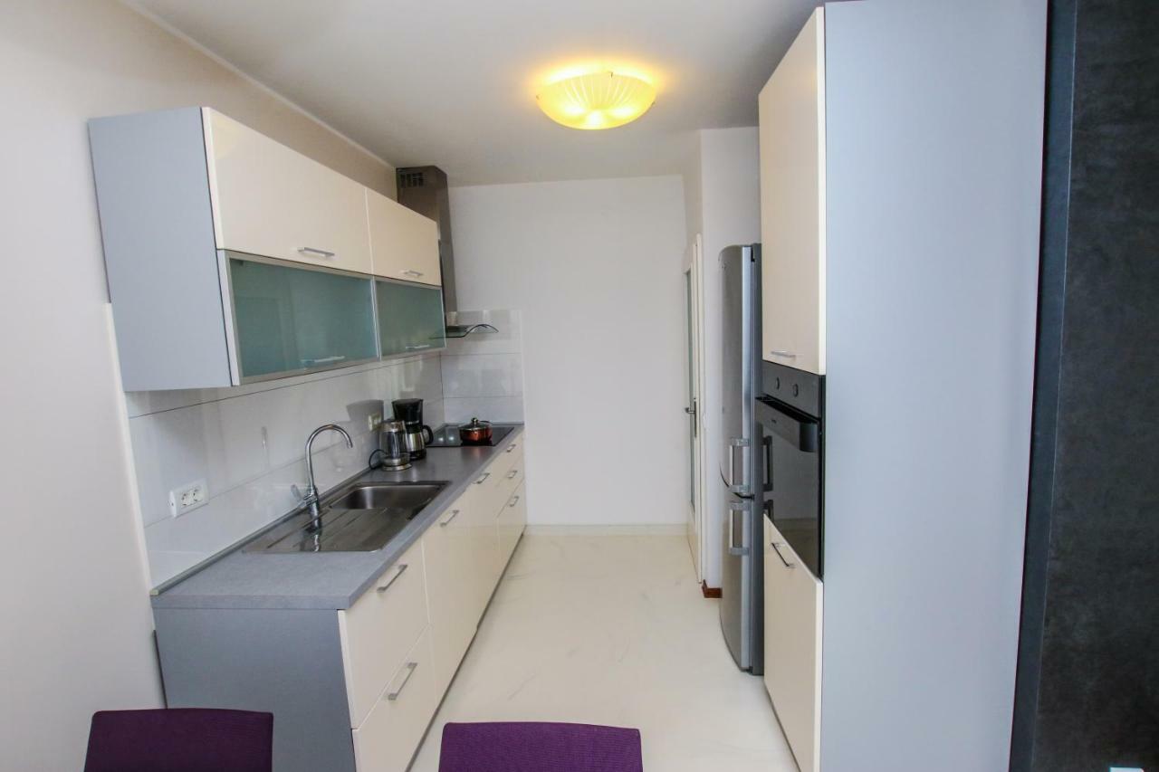 Family Beach Apartments เปโรย ภายนอก รูปภาพ