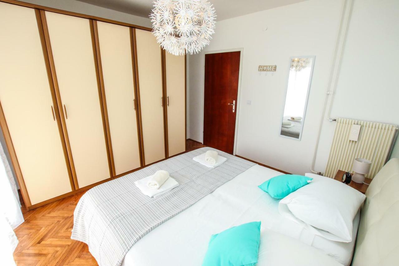 Family Beach Apartments เปโรย ภายนอก รูปภาพ