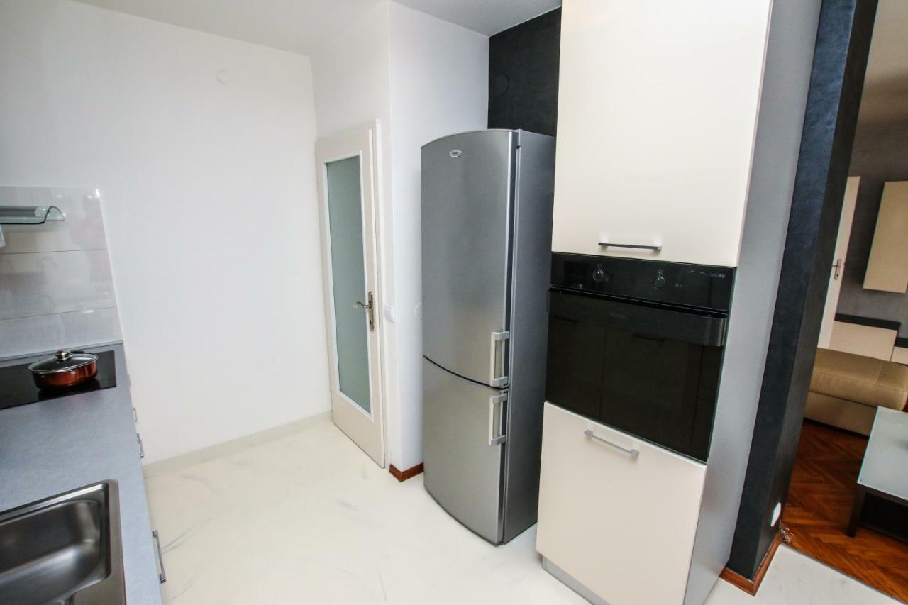 Family Beach Apartments เปโรย ภายนอก รูปภาพ